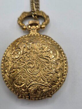 Vintage Ellis Swiss 17J Pocket Watch Necklace Gold Tone Engraved